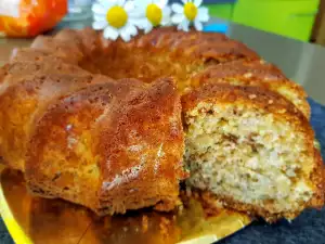 Juicy Sponge Cake with Apples and Walnuts