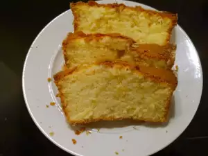 Sponge Cake with Milk and Yogurt