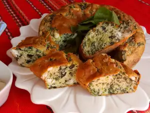 Cake with Spinach and Cream