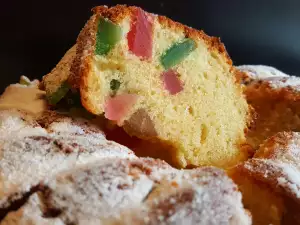 Sponge Cake with Candied Fruit