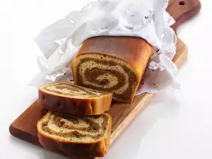 Panettone Roll with Marmalade