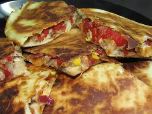 Quesadilla with Chicken and Mozzarella