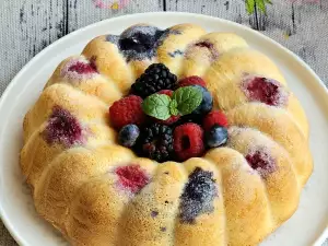 Air Fryer Keto Berry Sponge Cake