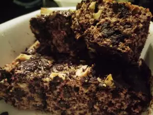 Keto Cake with Chocolate and Walnuts