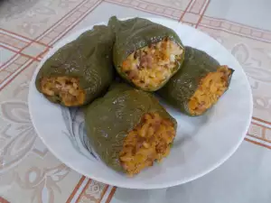 Classic Stuffed Peppers with Rice and Minced Meat