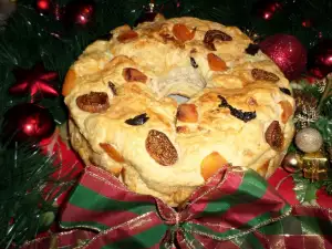 Bolo Rei - Portuguese Christmas Dessert with Champagne