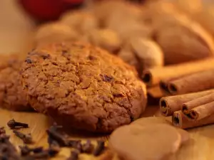 Cinnamon Cookies with Nuts