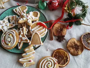 Christmas Honey-Gingerbread Cookies