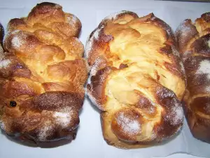 Stringy Cozonac Kneaded in a Bread Maker