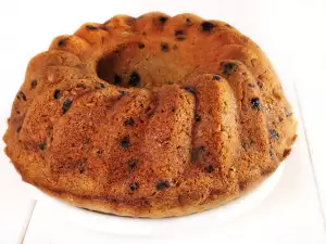 Belgian Cake with Raisins and Walnuts