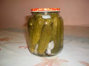 Marinated Pickles without Boiling