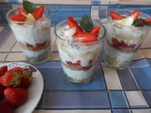 Healthy Dessert with Strawberries and Banana