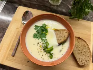 Cauliflower and Potatoes Cream Soup