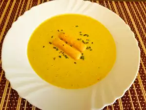 Zucchini Cream Soup with Sour Cream and Lemon