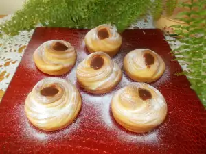 Cruffins with Strawberry Jam