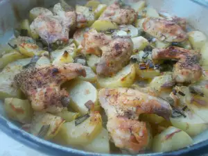 Chicken Wings with Potatoes and Leeks