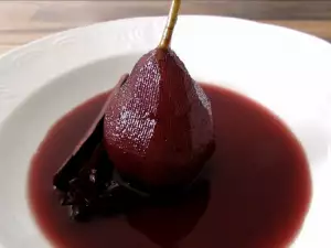 Pears with Cinnamon in Red Wine