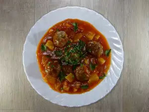 Meatballs in Vegetable Sauce