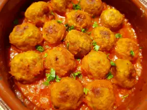 Meatballs in a Wonderful Spanish Sauce