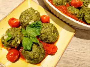 Spinach and Dry Bread Patties with Tomato Ragout