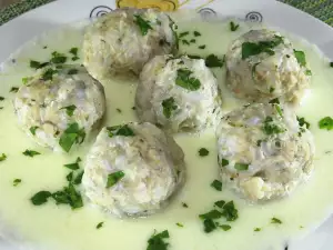 Granny`s Meatballs with White Sauce