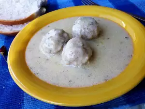 Economical Meatballs with White Sauce