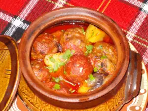 Amazing Meatballs in Clay Pots