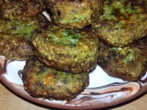 Quinoa Patties with Spinach and White Cheese