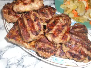 Spicy Meatballs with Mince and Leeks on the Grill