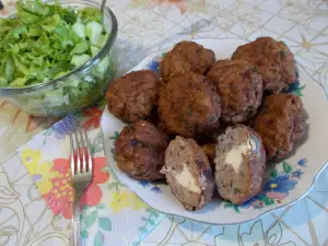 Delicious Fried Meatballs with Processed Cheese