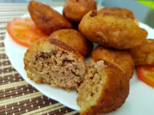 Turkish-Style Stuffed Meatballs (Içli Köfte)