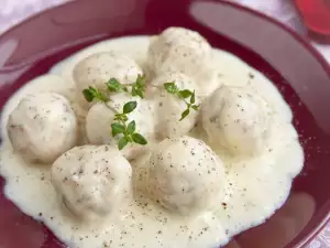 Meatballs with Fricassee Sauce