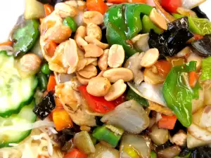 Chicken with Cashew Nuts