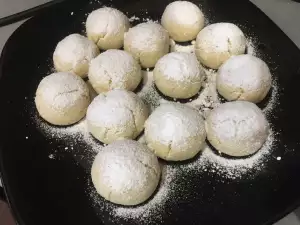 Lean Cookies with Powdered Sugar