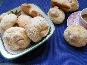 Cookies with Yoghurt and Jam Filling