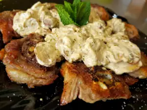 Lamb Neck Slices with Mushrooms and Cream