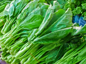 How to Clean Spinach, Dock and Sorrel