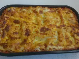 Lasagna with Minced Meat, Mushrooms and Tomato Sauce