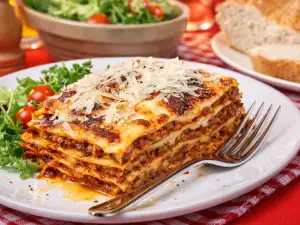 Classic Homemade Lasagna with Ground Meat