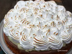 Light Meringue Cake