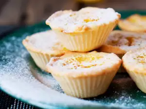 Chinese Cookies with Custard Cream