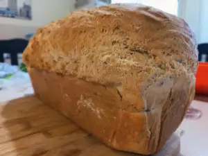 Spelt Bread with Seeds and Honey