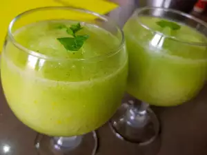 Lemon Sorbet with Mint and Limoncello