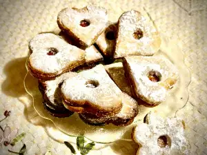 Linzer Cookies for Valentine`s Day