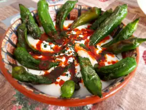 Hot Peppers with Yogurt Sauce