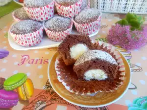 Cupcakes with Cocoa, Cream Cheese and Coconut