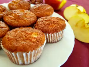 Apple and Cinnamon Muffins