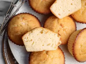 The Easiest and Juiciest Cheese Muffins