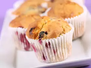 Banana Muffins with Dried Blueberries