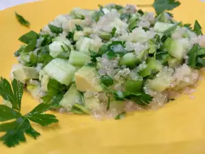 Parsley Salad with Quinoa and Avocado